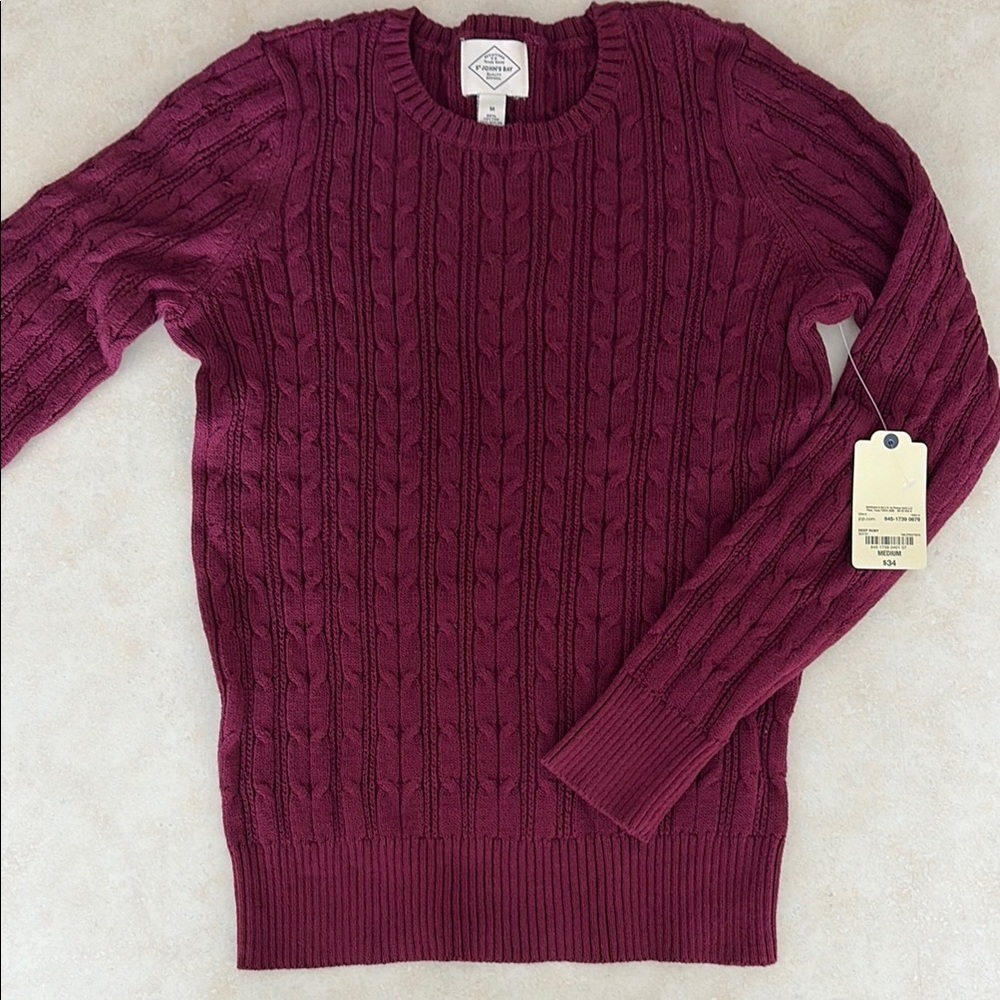 NWT-Medium Women’s Classic Cable Sweater